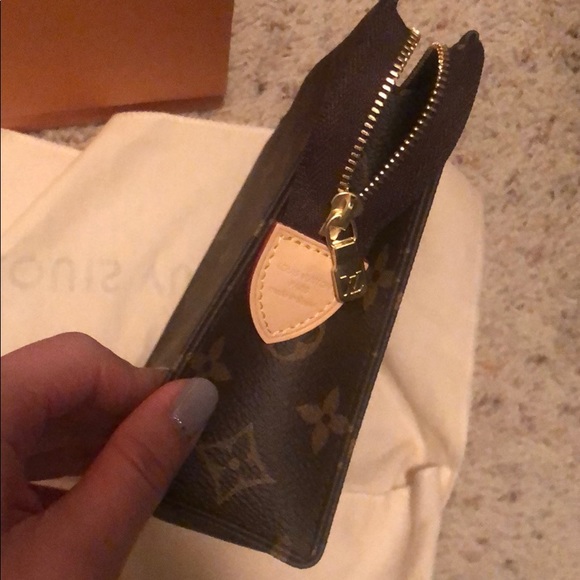 Brand new Lv Toiletry 19 - Picture 5 of 8